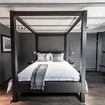 Maison De La Bonne Vie Bed & Breakfast 4*