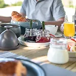 Bed & Breakfast Maison De La Bonne Vie 4*