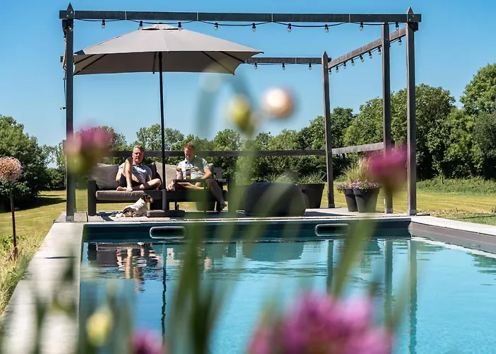 Maison De La Bonne Vie לינה וארוחת בוקר Therondels