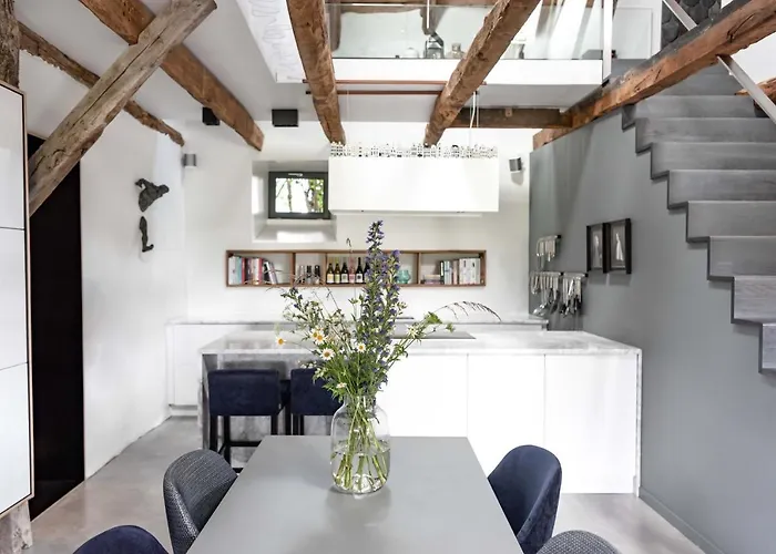 לינה וארוחת בוקר Maison De La Bonne Vie Therondels