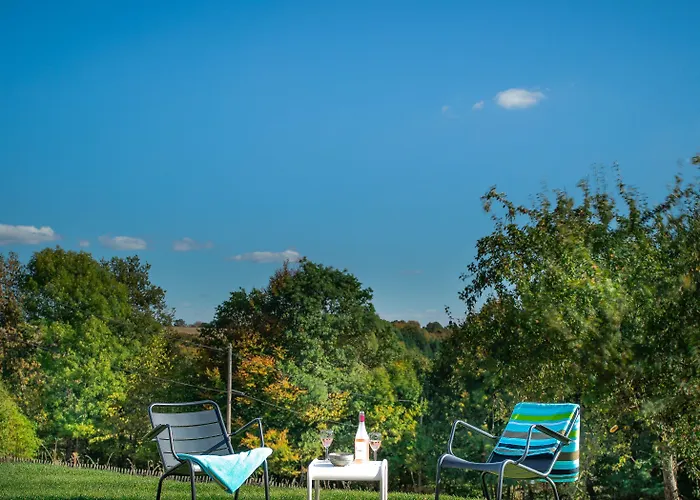 Maison De La Bonne Vie לינה וארוחת בוקר Therondels