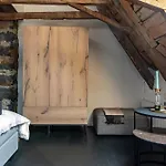 Maison De La Bonne Vie Bed and breakfast Therondels