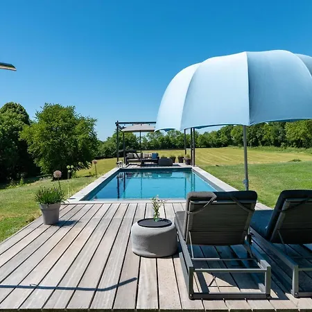 Maison De La Bonne Vie Bed and Breakfast 4*