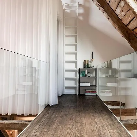 Maison De La Bonne Vie Bed and Breakfast