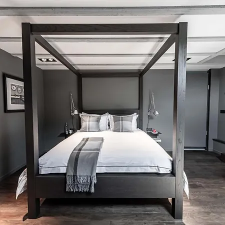 Maison De La Bonne Vie Bed & Breakfast *