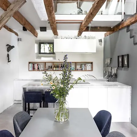 Bed and Breakfast Maison De La Bonne Vie Therondels