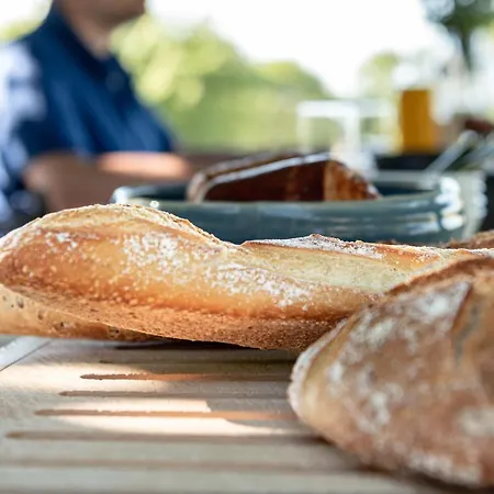 Bed and Breakfast Maison De La Bonne Vie 4*