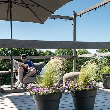 Maison De La Bonne Vie Bed and Breakfast 4*