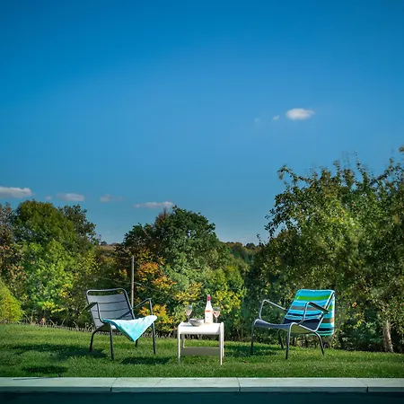 Maison De La Bonne Vie Bed and Breakfast Therondels