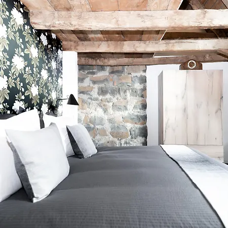 Maison De La Bonne Vie Bed and Breakfast Therondels